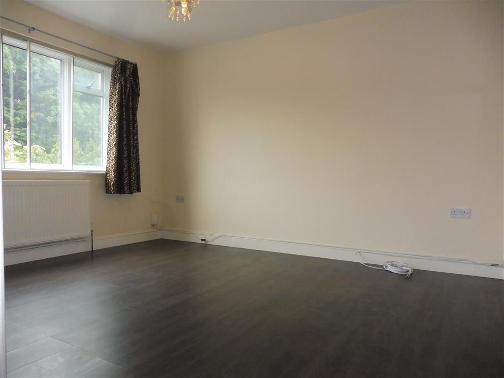 Property photo 2 of 10 Bedroom