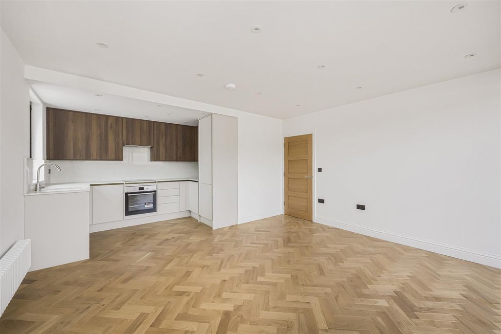 Property photo 2 of 13 11