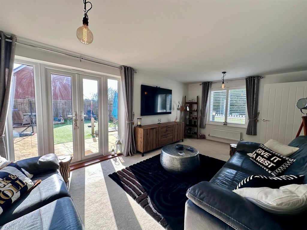 Property photo 3 of 24