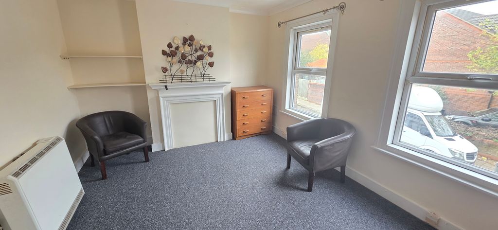 Property photo 2 of 9