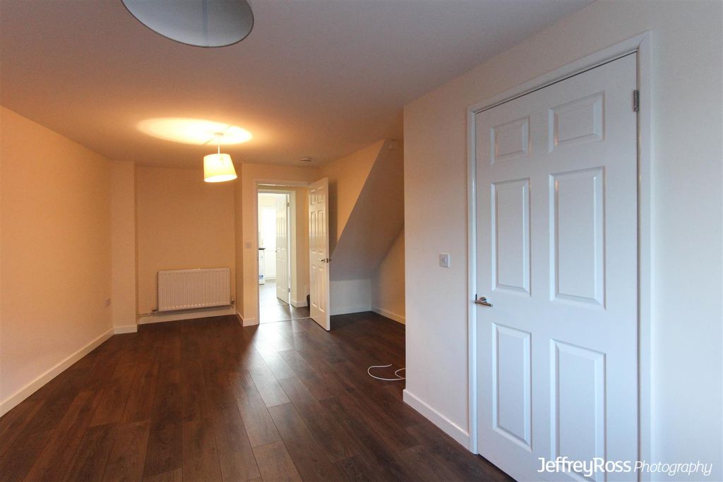 Property photo 2 of 10 Img-7.Jpg