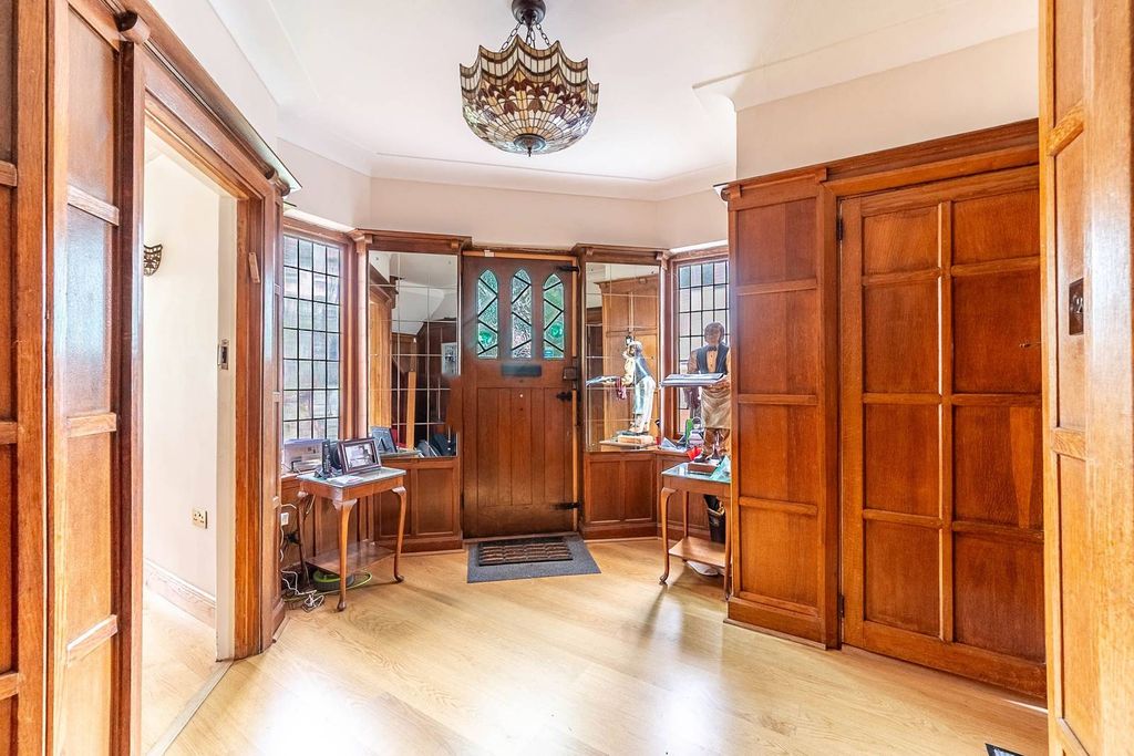 Property photo 1 of 25