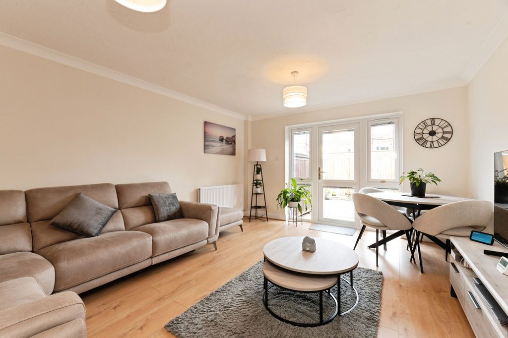 Property photo 2 of 17 Photo