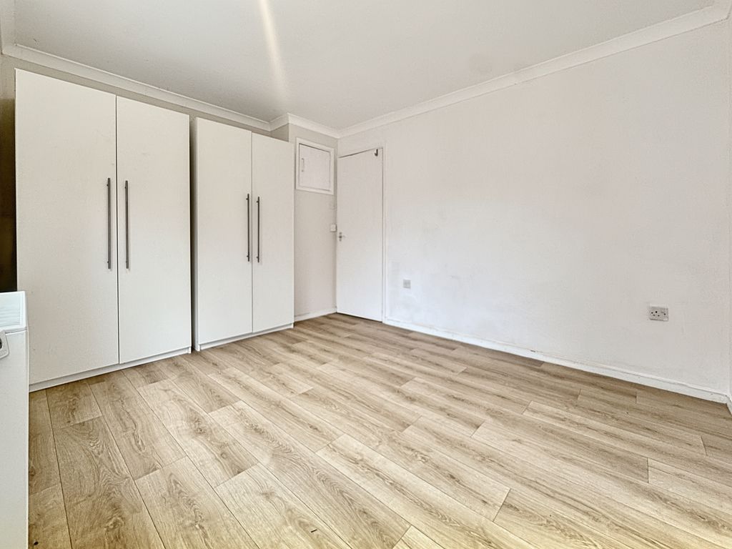 Property photo 1 of 9 Image