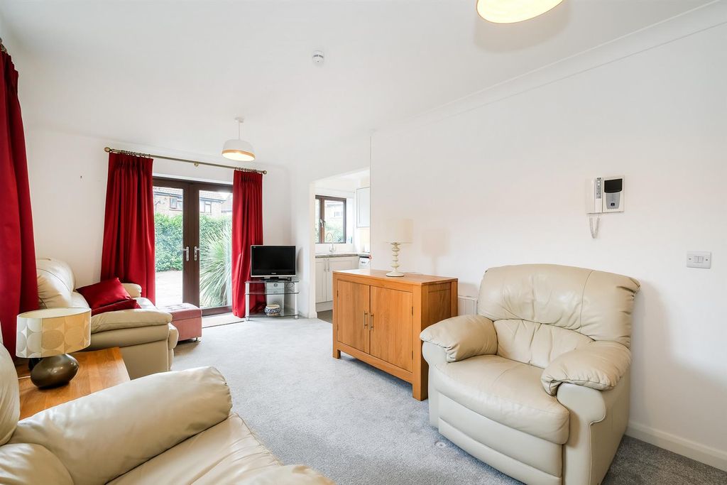 Property photo 3 of 22 27 Winningales Court-12_Web.Jpg