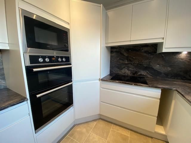 Property photo 2 of 18 Kitchen