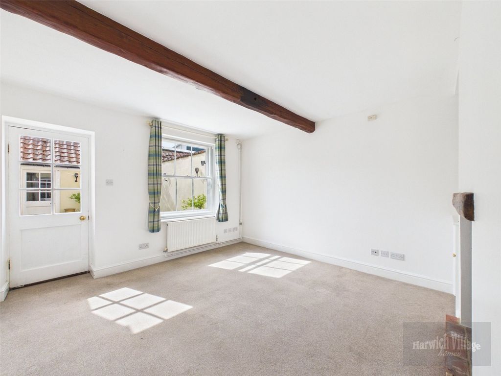 Property photo 2 of 19 Picture 2