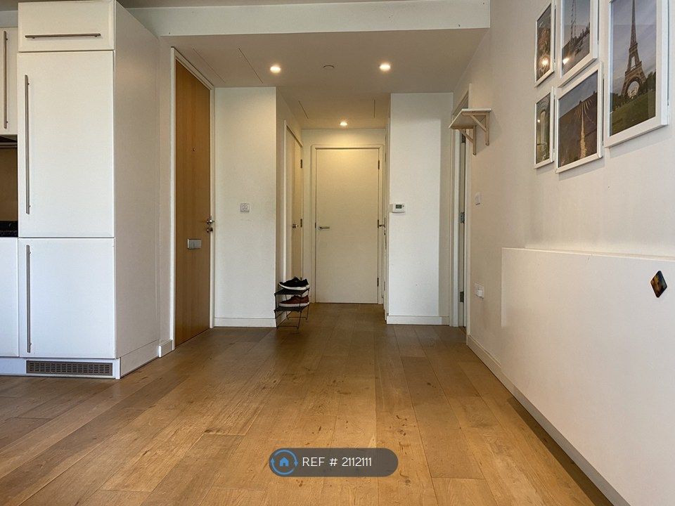 Property photo 2 of 11 Living Room