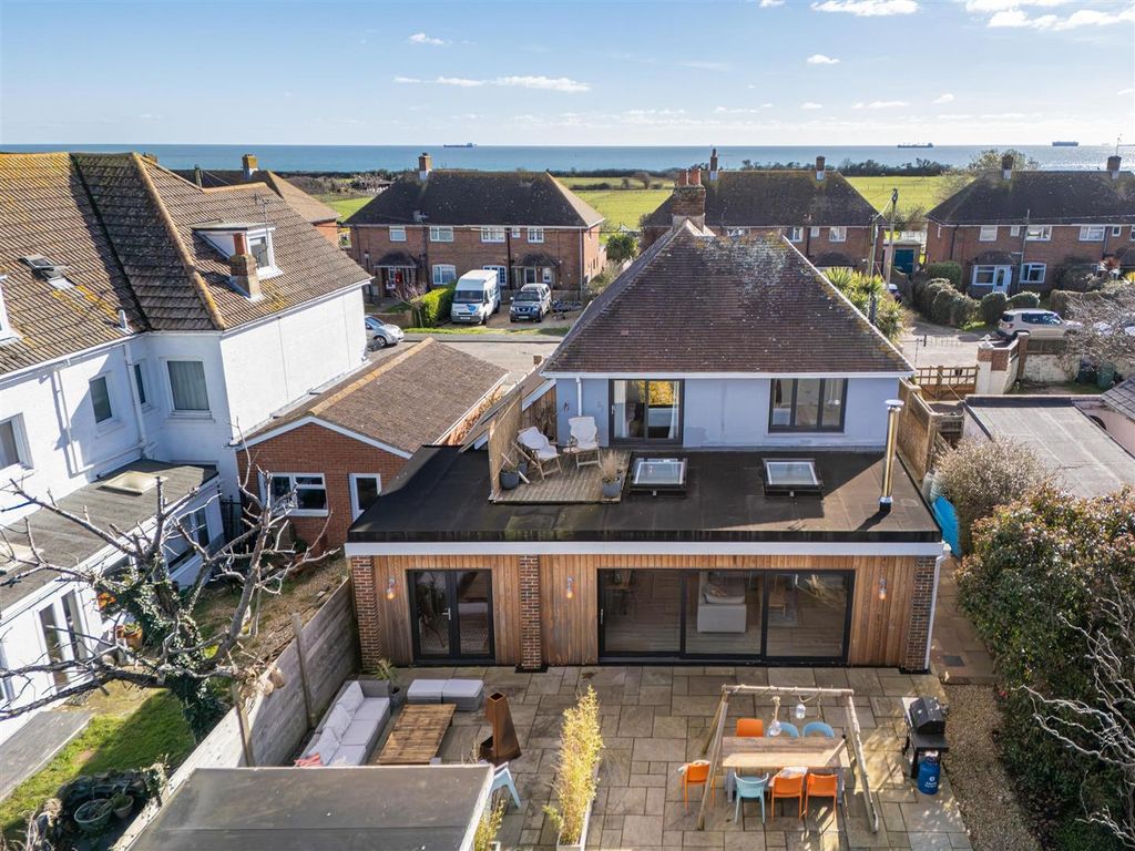 Property photo 2 of 32 Rear