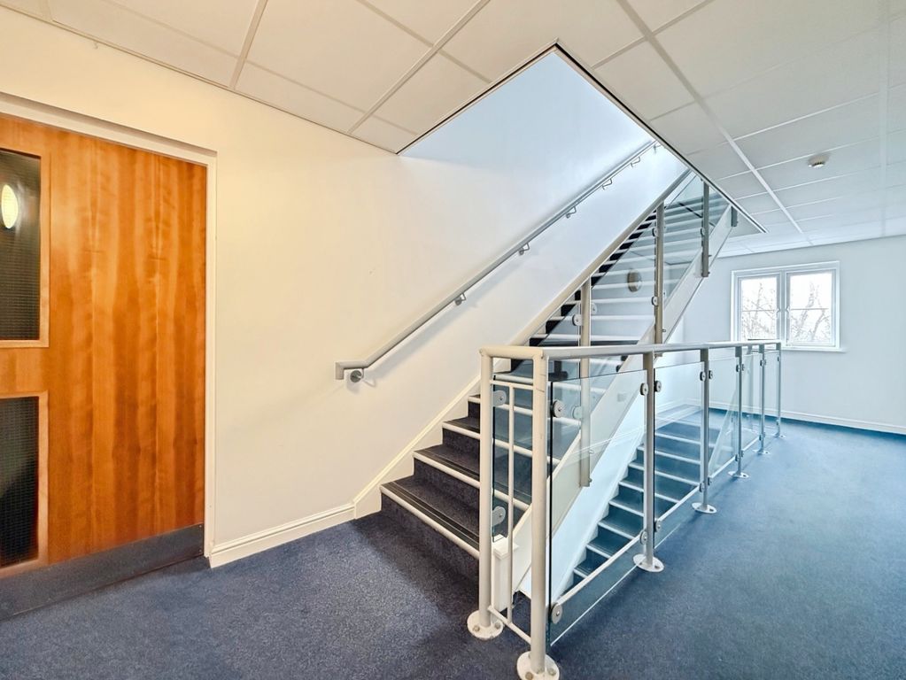 Property photo 2 of 15 4991802