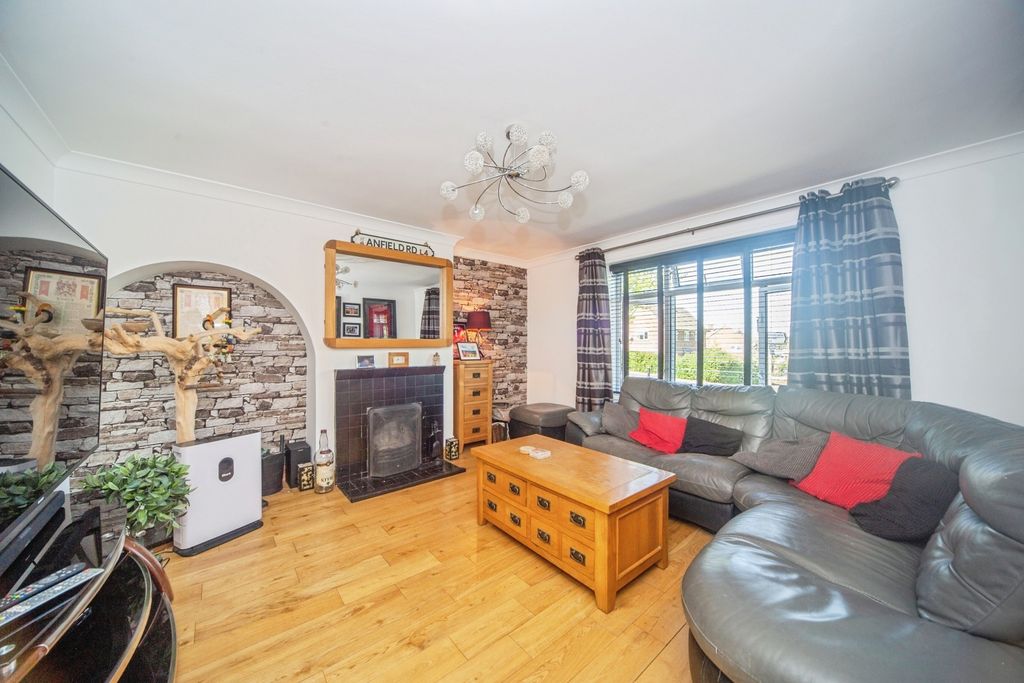 Property photo 3 of 19 Pbox-Img.Jpg