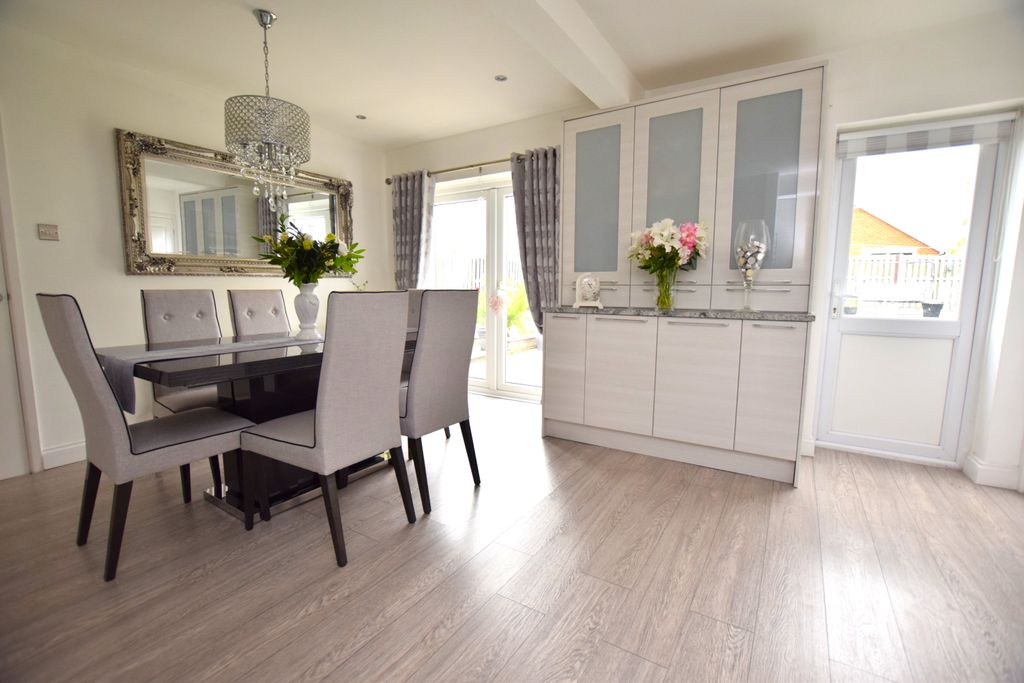 Property photo 3 of 26