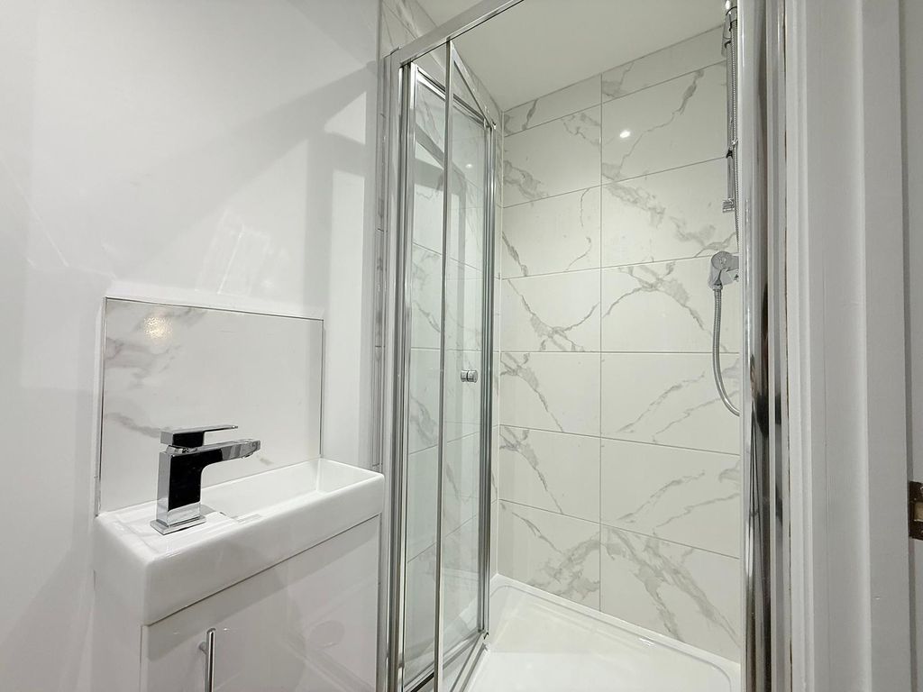 Property photo 2 of 26