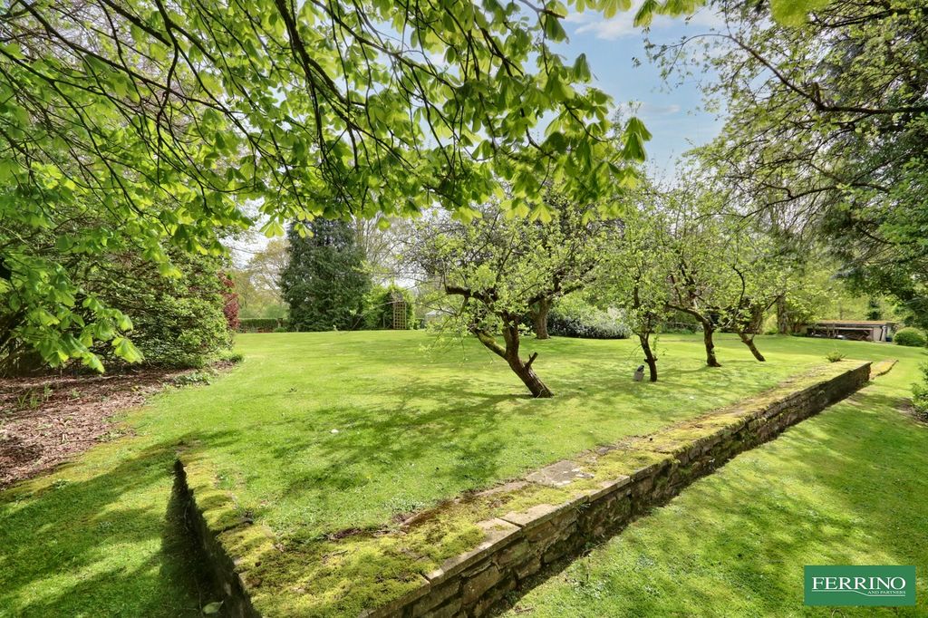 Property photo 2 of 34 Garden