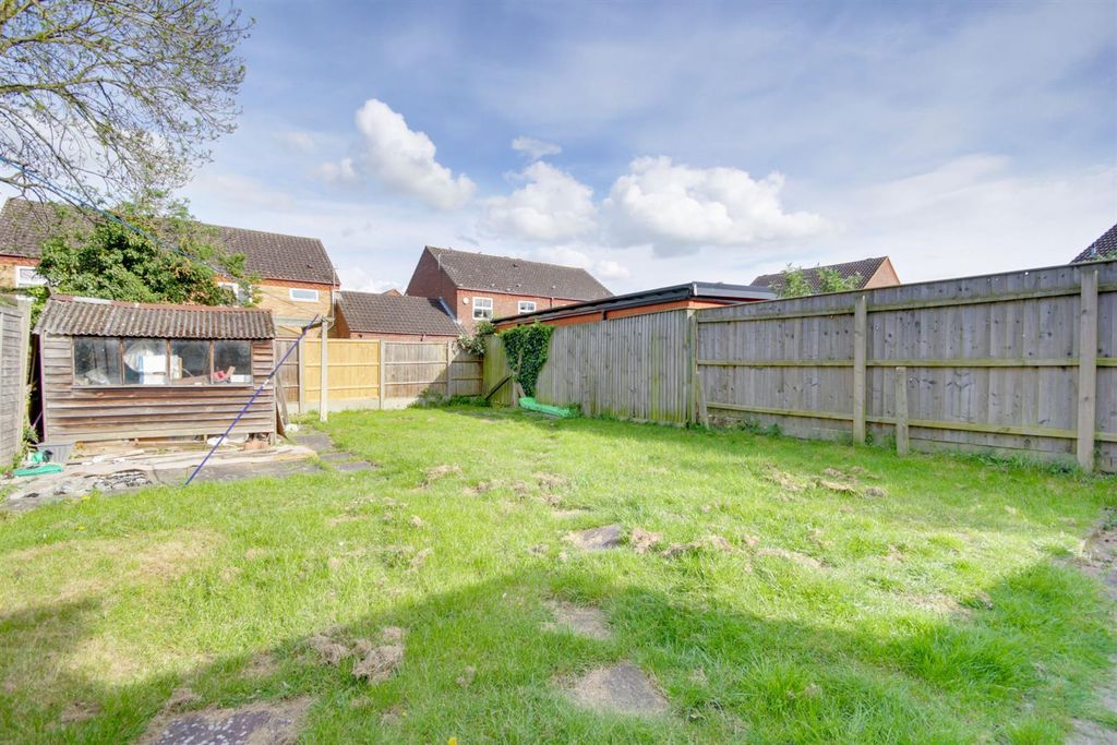 Property photo 2 of 12