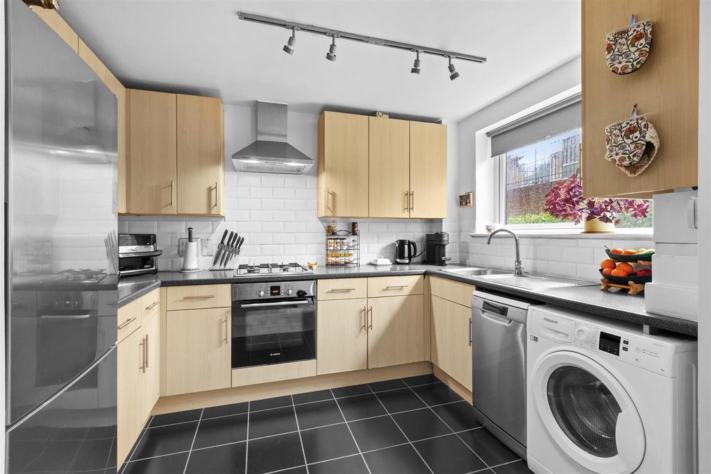 Property photo 3 of 13 St. Hughs Avenue-10.Jpg