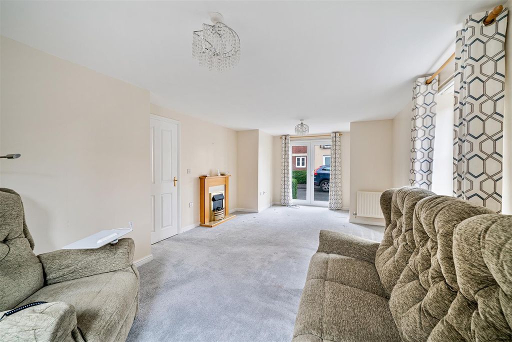 Property photo 2 of 12 Living Room