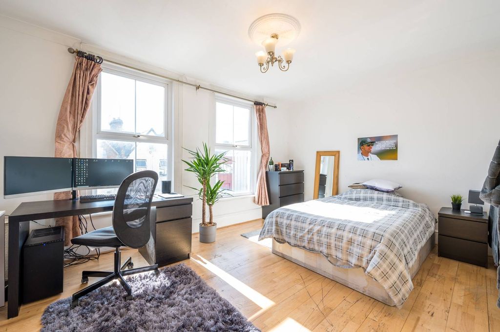 Property photo 1 of 11