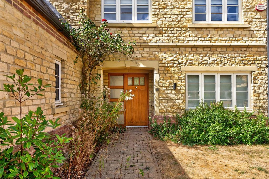 Property photo 3 of 25 2Gunningcourtweb_04.Jpg