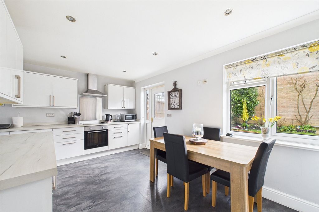 Property photo 2 of 11 Picture No. 18