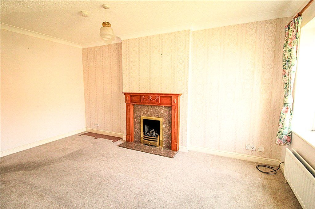 Property photo 2 of 10 Living Room