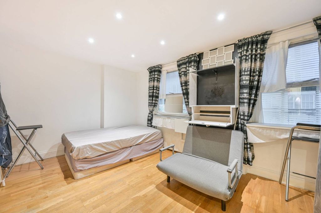 Property photo 3 of 6