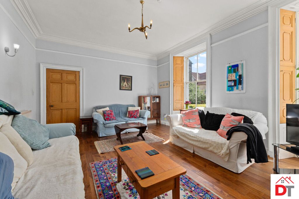 Property photo 2 of 38