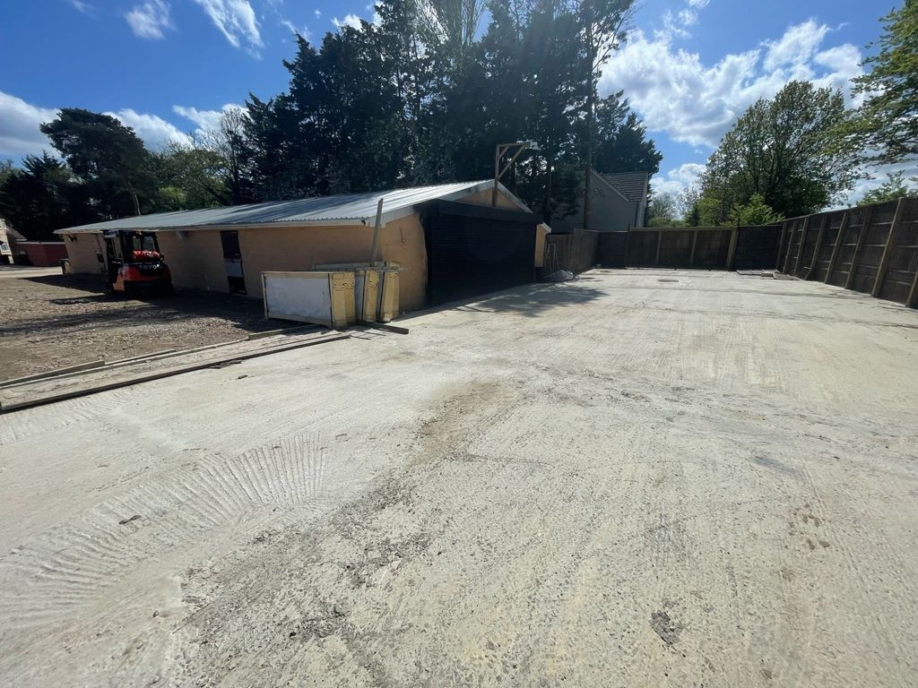 Property photo 1 of 4