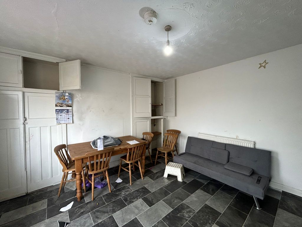 Property photo 2 of 9 Gallery