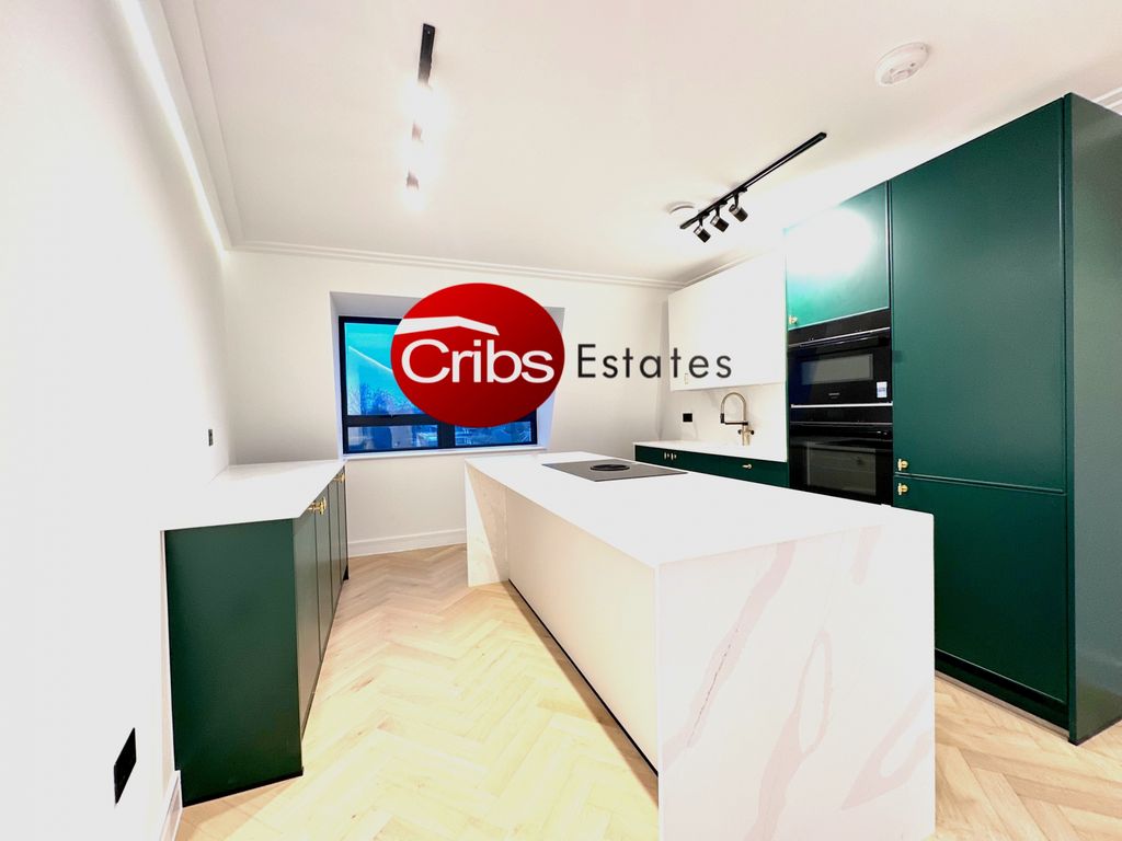 Property photo 1 of 14 3 Bedroom Flat To Rent In Sw20