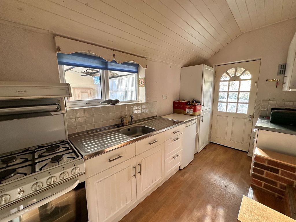 Property photo 3 of 20