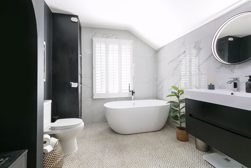 Property photo 3 of 15 Bathroom