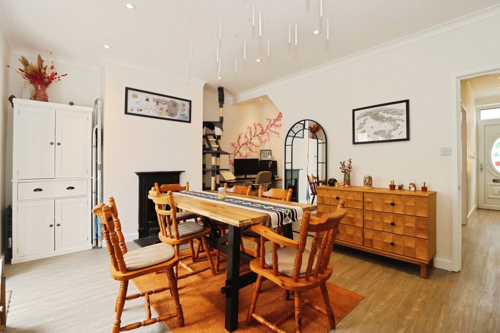 Property photo 2 of 17 Pbox-Img.Jpg
