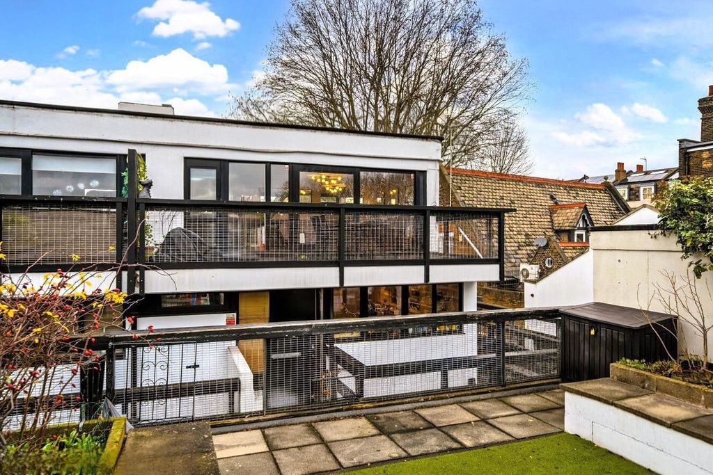 Property photo 2 of 18 Picture No. 19