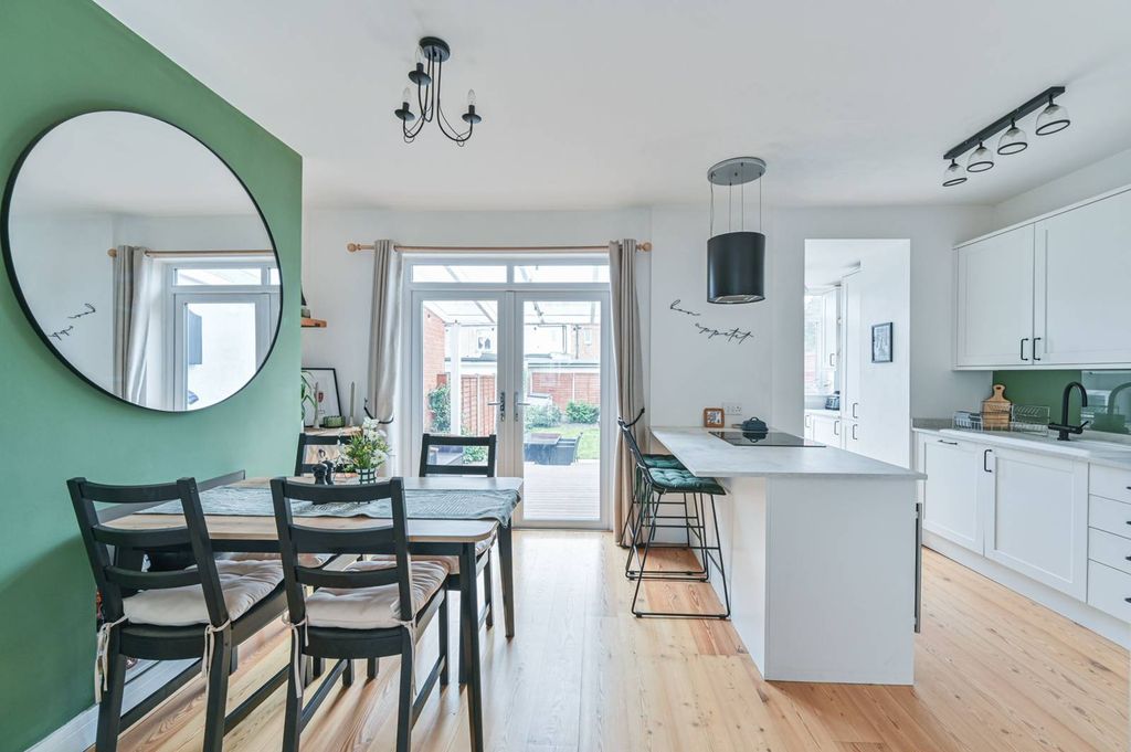 Property photo 2 of 19