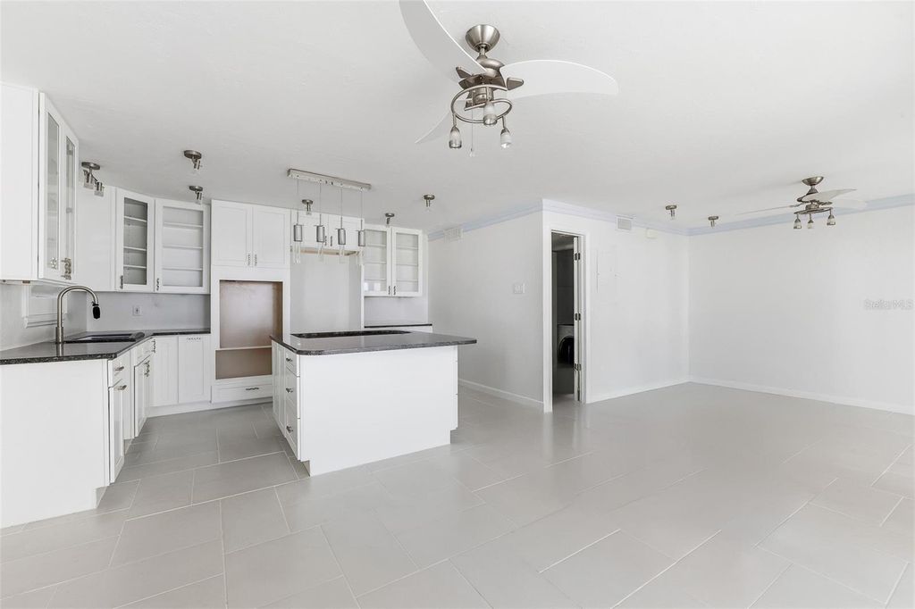 Property photo 3 of 17 <Alttext/>
