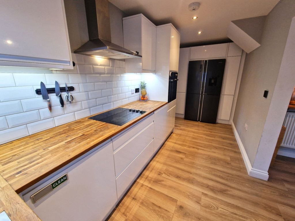 Property photo 3 of 17 03_Hall_Close_Kitchen_