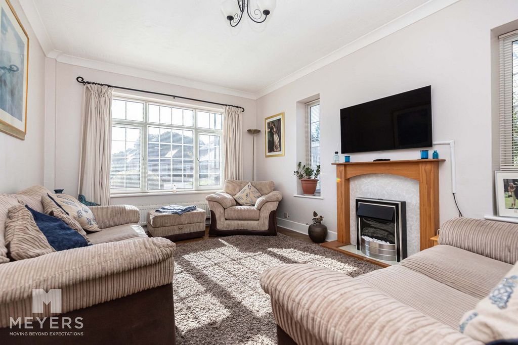 Property photo 2 of 37