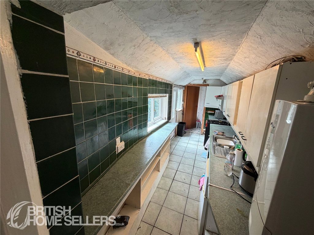 Property photo 2 of 27 Picture No. 58
