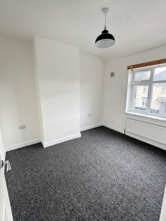 Property photo 3 of 6 Bedroom