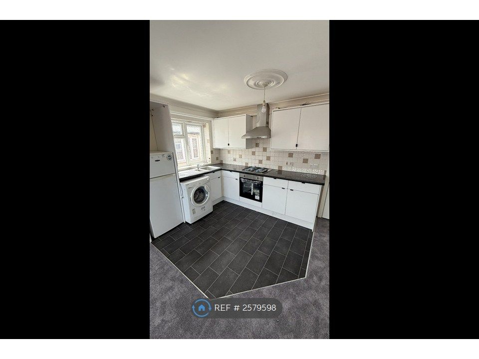 Property photo 1 of 8 Kitchen