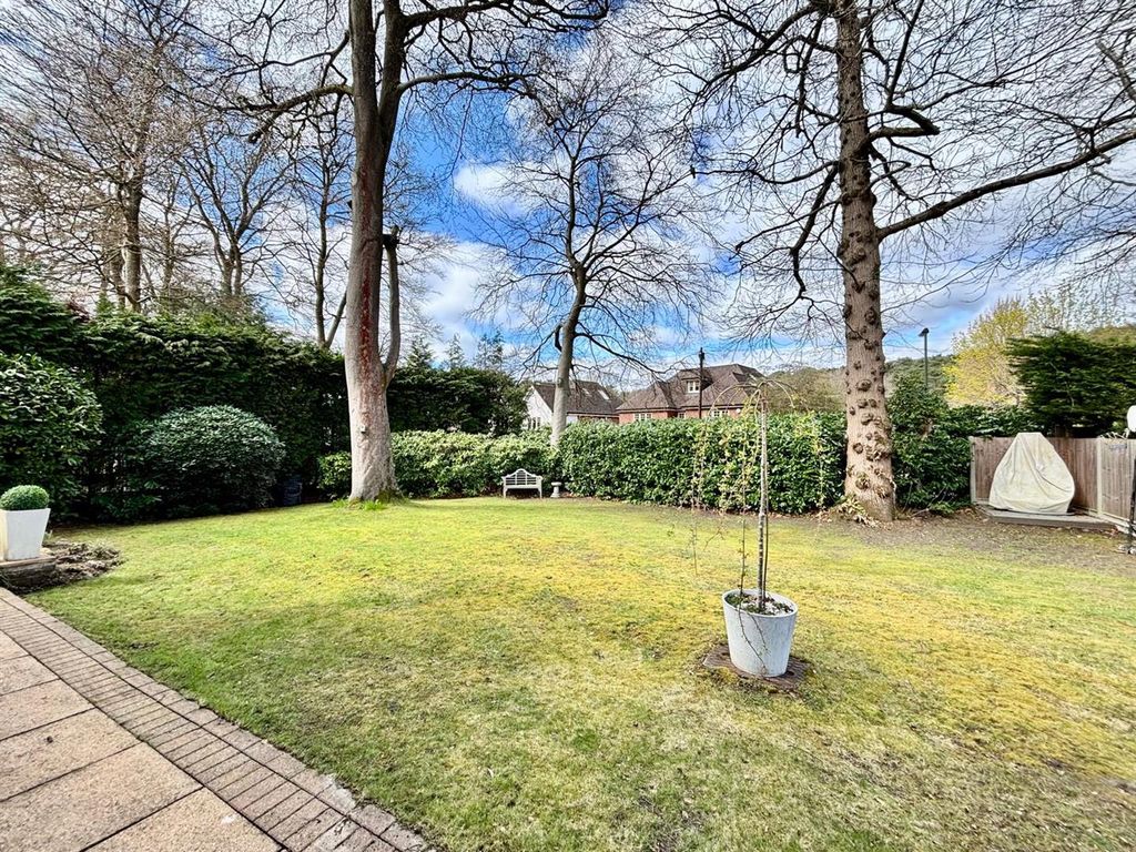 Property photo 3 of 23 Garden.Jpeg