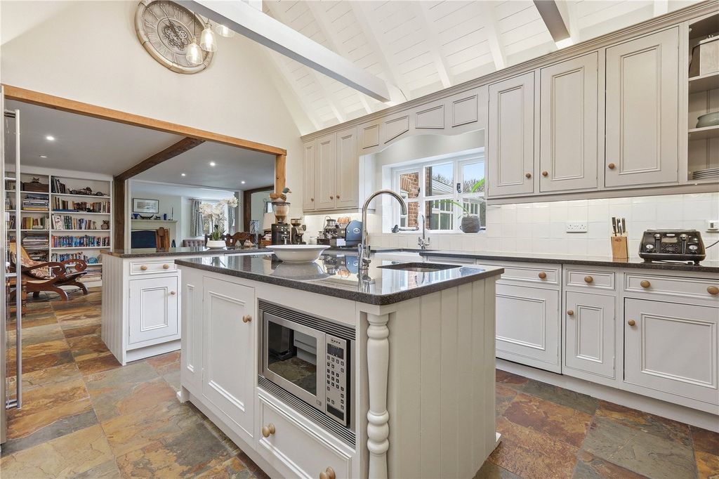 Property photo 2 of 32 Kitchen