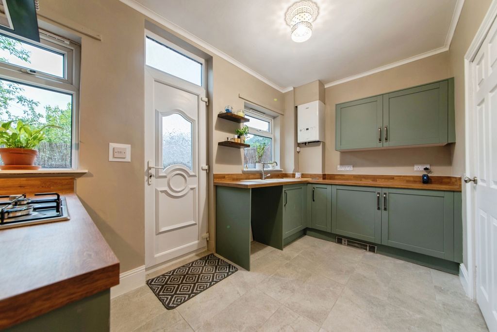 Property photo 3 of 16 Pbox-Img.Jpg