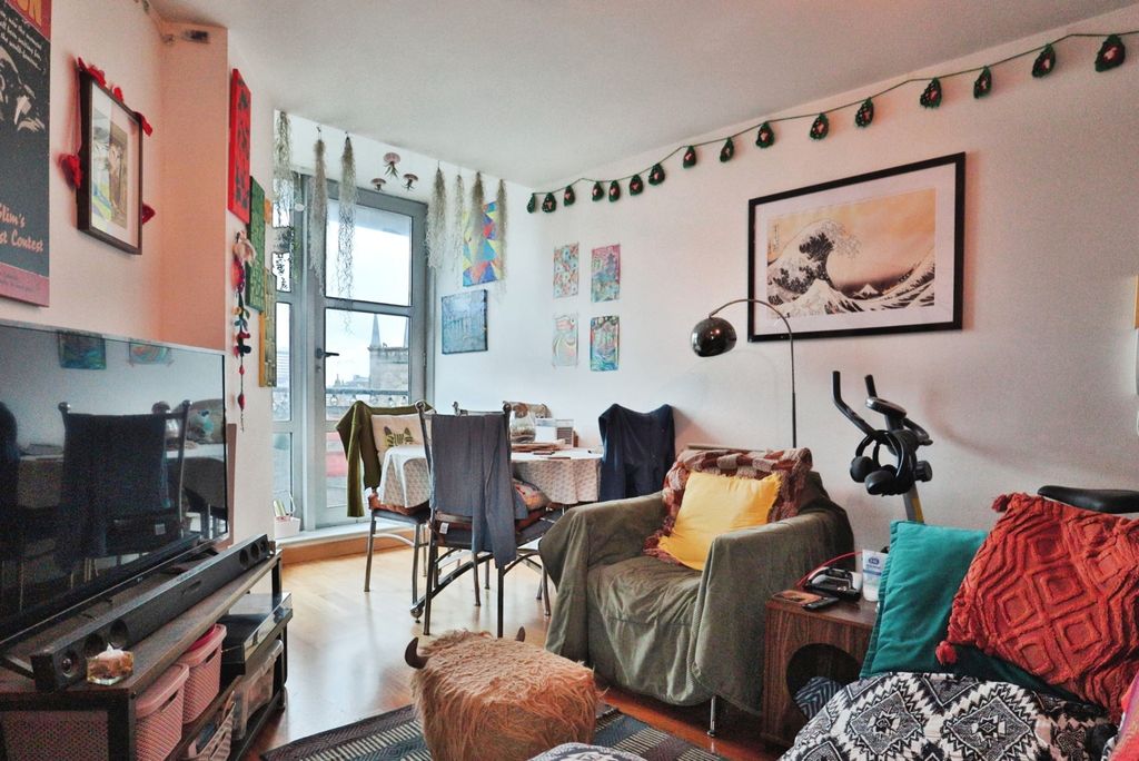 Property photo 2 of 3