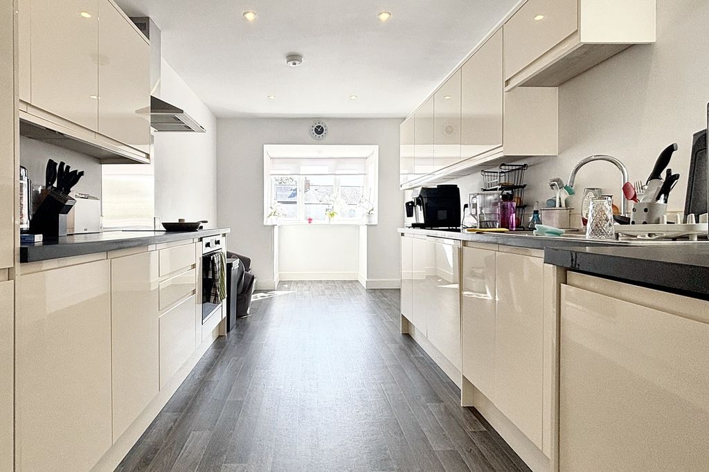 Property photo 3 of 17 Img_9173