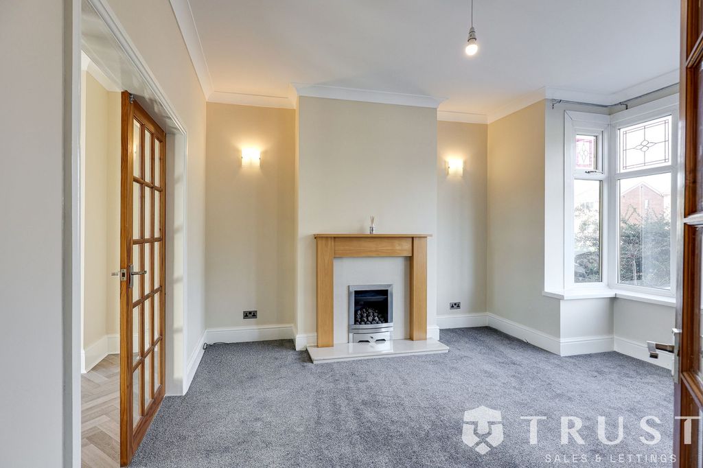 Property photo 2 of 30