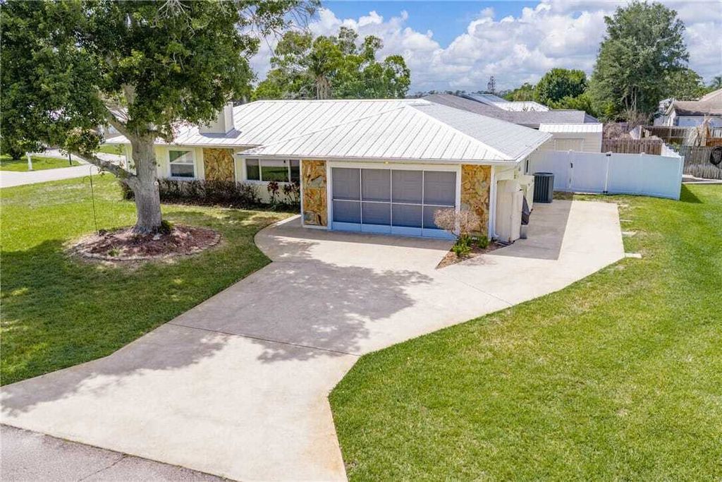 Property photo 1 of 31