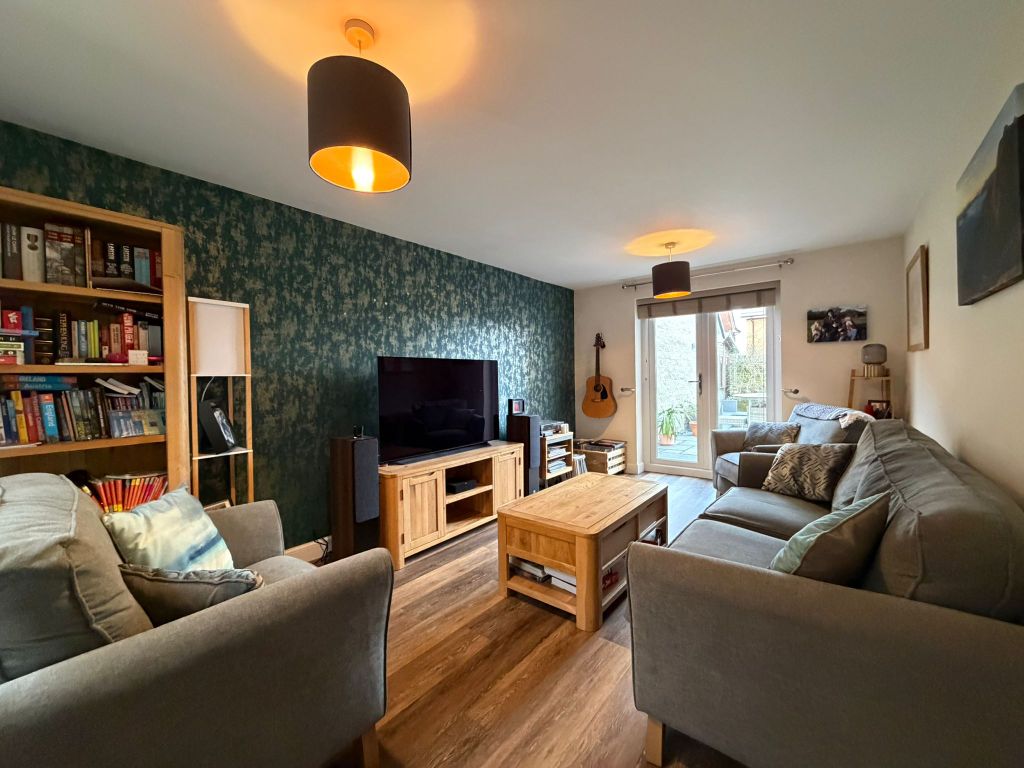 Property photo 2 of 25 Lounge