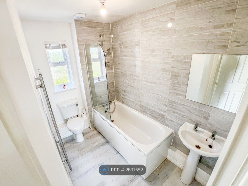 Property photo 2 of 26 Bathroom